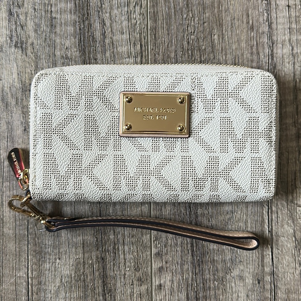 Michael Kors (NWT) Jet Set Large Coin Multifunction Phone Case Wallet/Wristlet